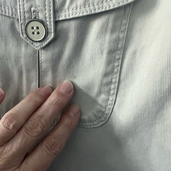 Chico’s Capri Pants micro corduroy women’s size 2 (12) Tan   *tiny flaw - Picture 7 of 11